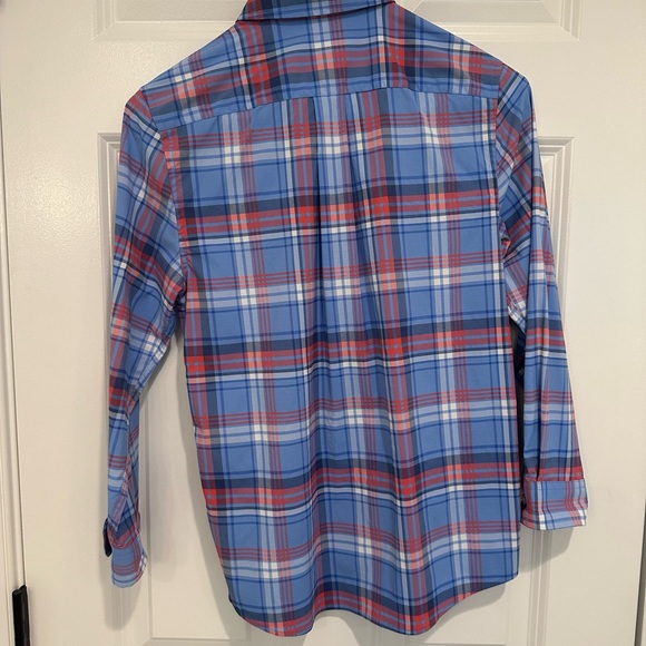 Vineyard vines, performance boys size small  button up shirt. - Picture 3 of 4